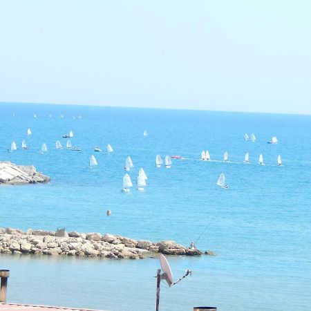 Montefusco Apartment Crotone Exterior photo